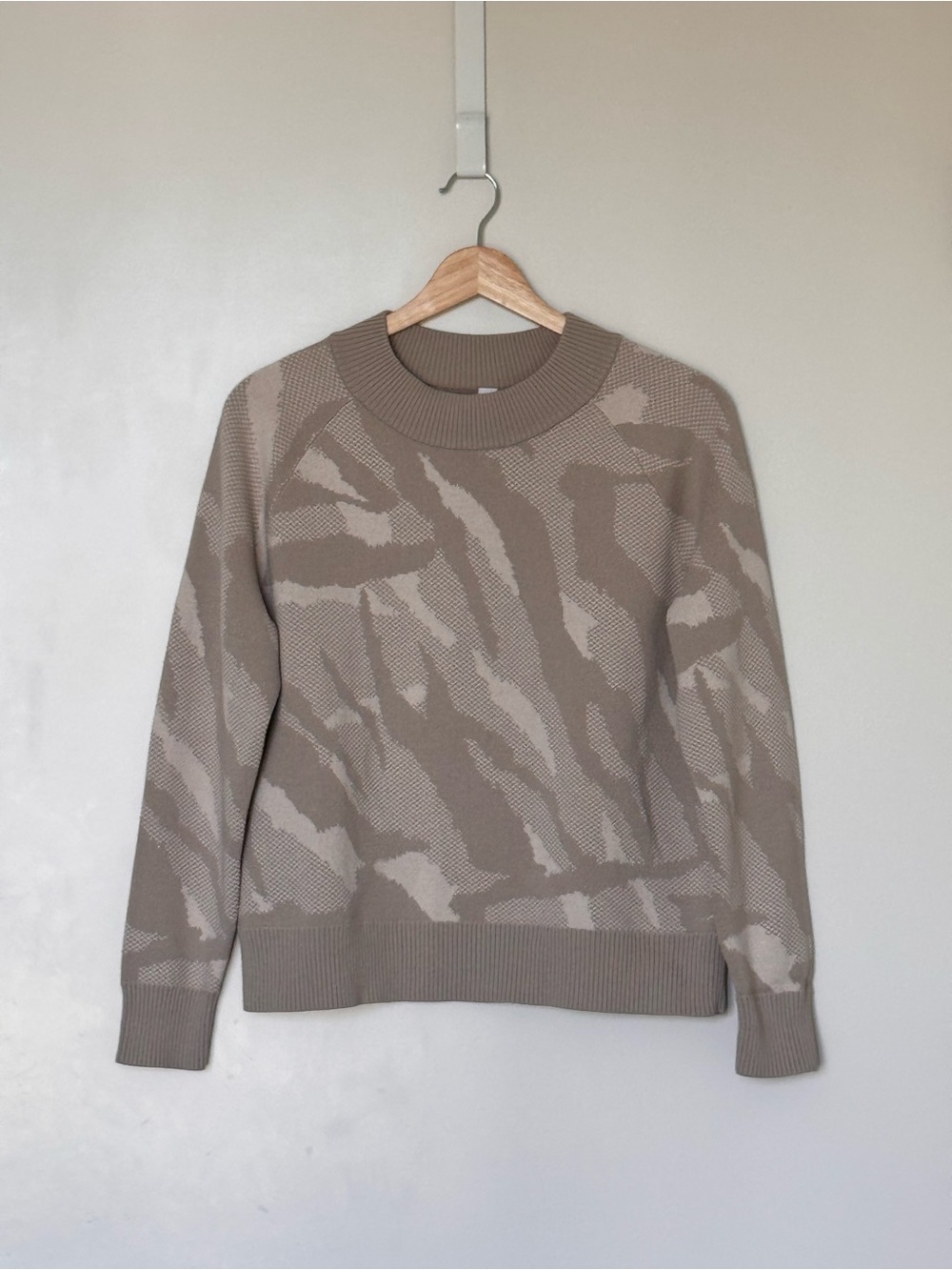 Athleta camo Crewneck Sweater XS